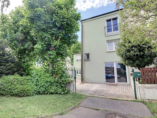 Vente Maison Maurepas 7 pièces 172 m² - Photo 1