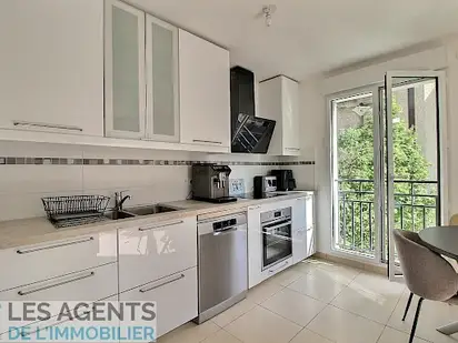 Appartement Puteaux 3 pièce(s) 59 m2 avec balcon