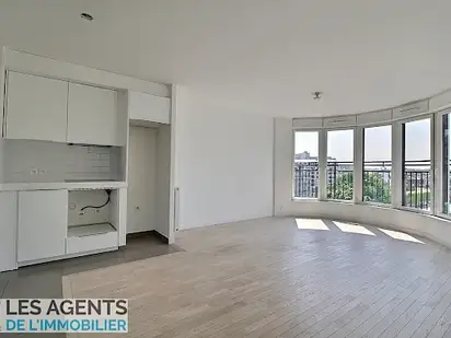Appartement Puteaux Hyper Centre 2/3 pièce(s) 61 m2