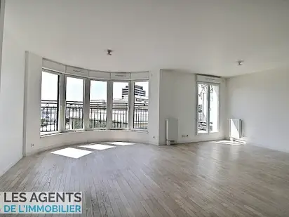 Appartement Puteaux Hyper Centre 2/3 pièce(s) 61 m2