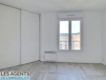 2 pièces Suresnes Limite Puteaux