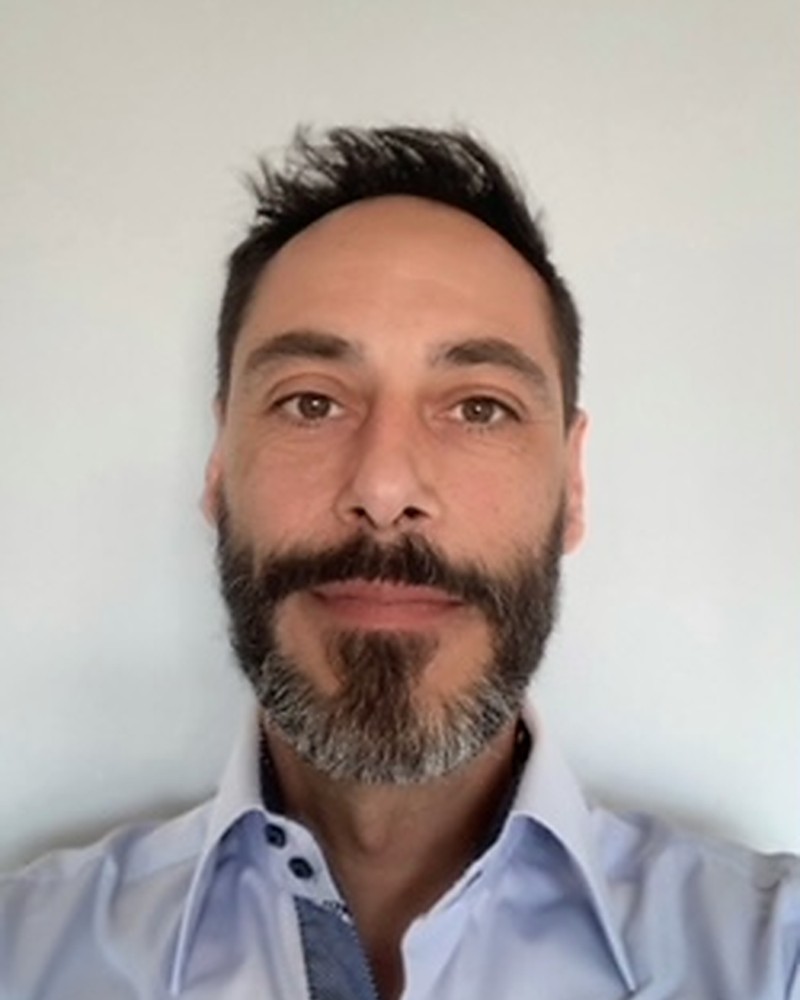 Carlos OLIVEIRA